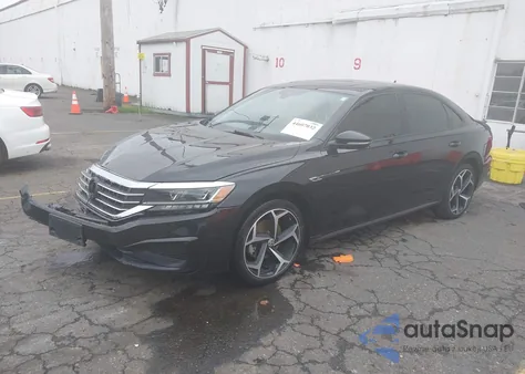 2020 Volkswagen Passat 2.0T R-Line z USA, uszkodzony, nr VIN 1VWMA7A37LC008385